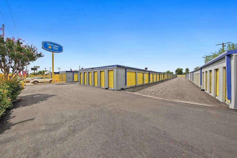 Drive Up Self Storage in Austin