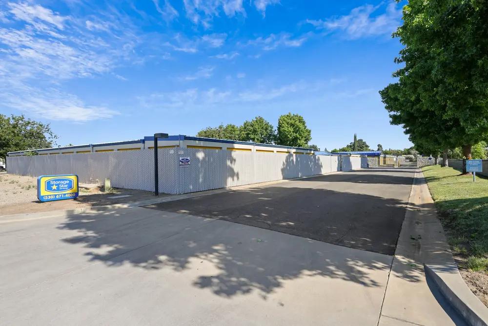 Picture of the gated perimeter surrounding the self-storage units in Yuba City on Hunn Road.