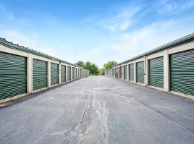 Wide drive aisles and outdoor drive-up storage units in Auburn at 905 Washington St N