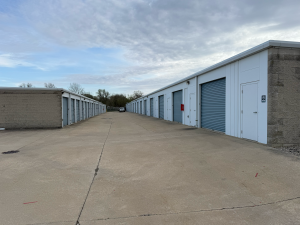 Outdoor drive-up storage units