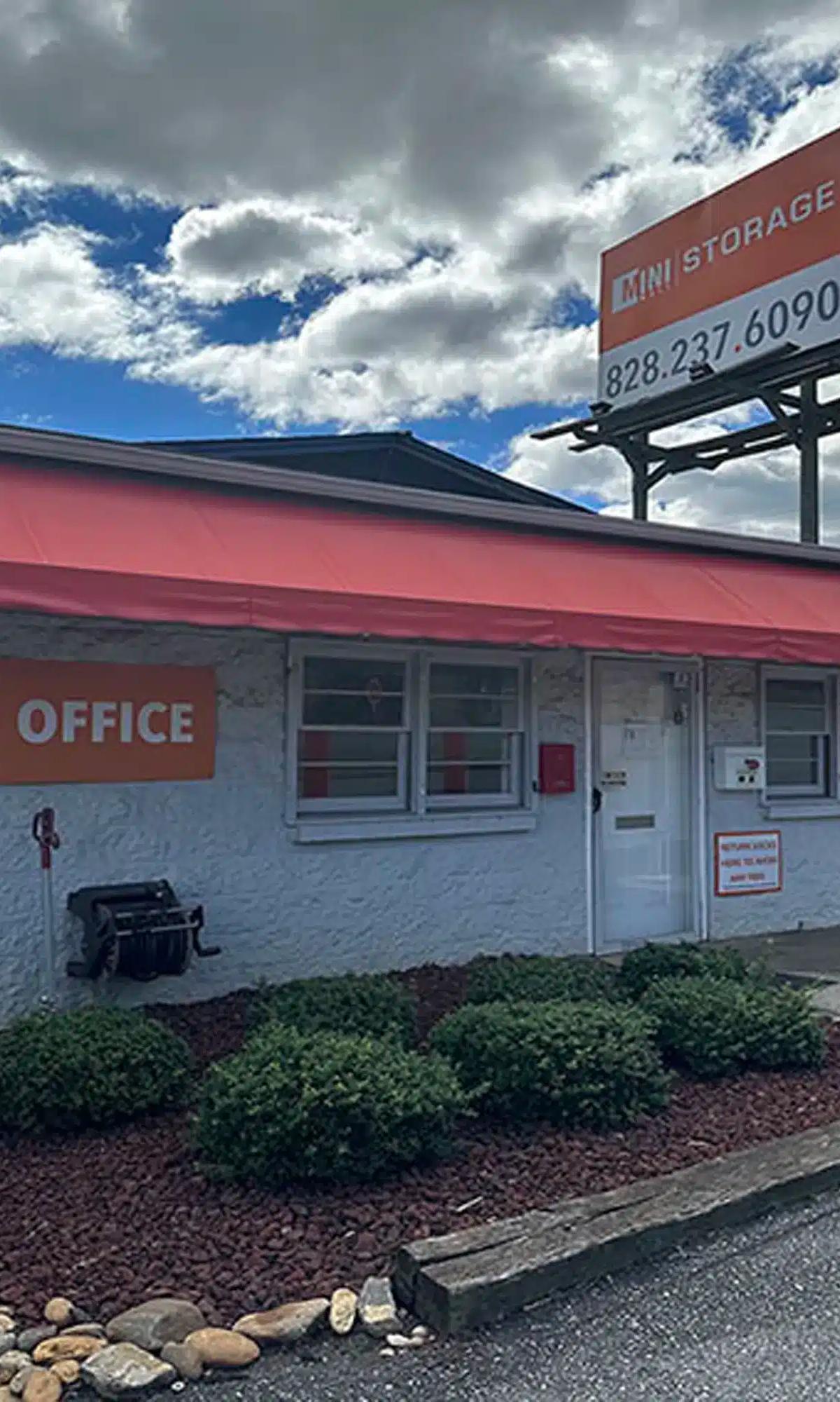 self storage units newton