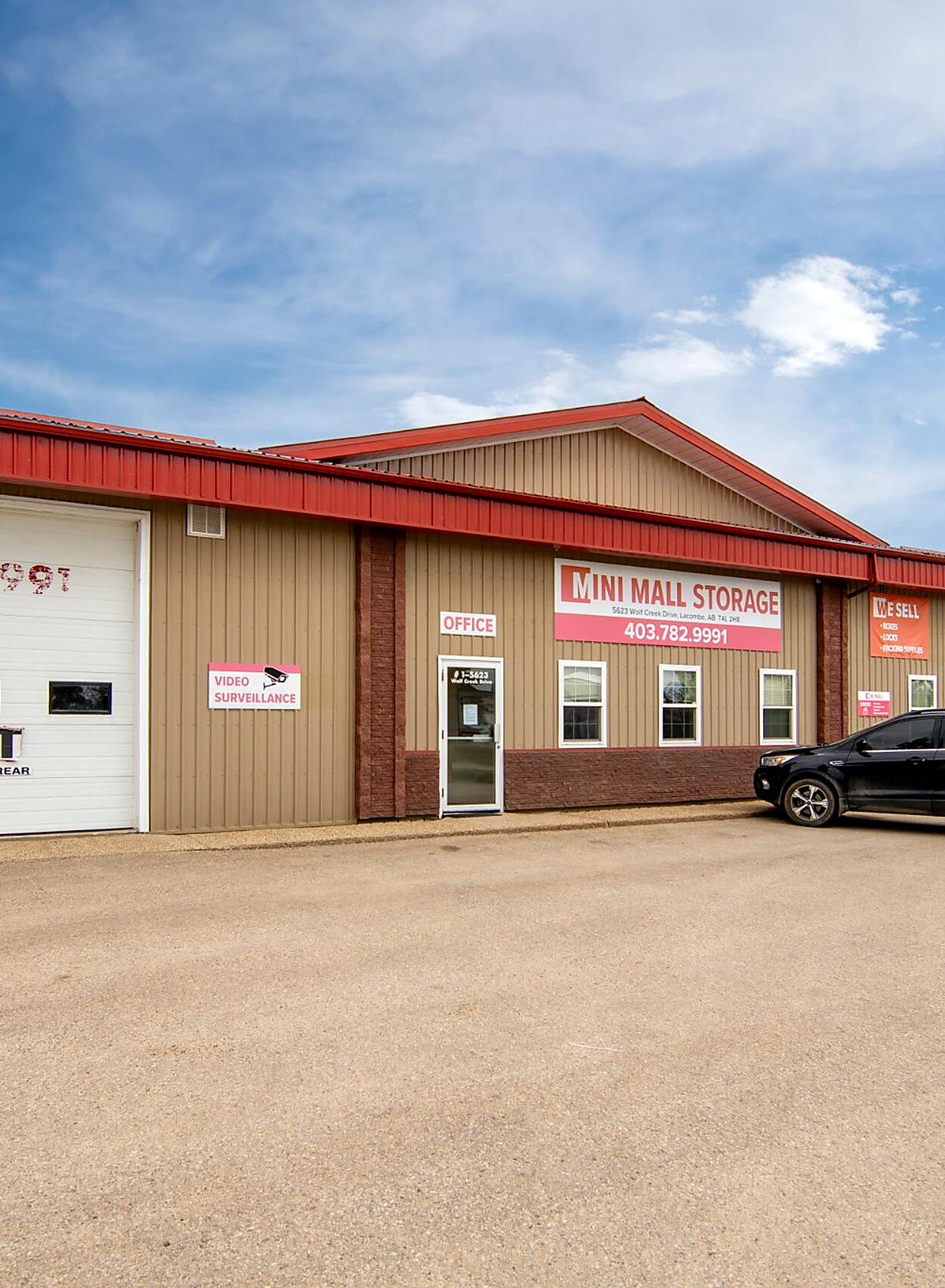 Alberta - Lacombe - Wolf Creek Drive
